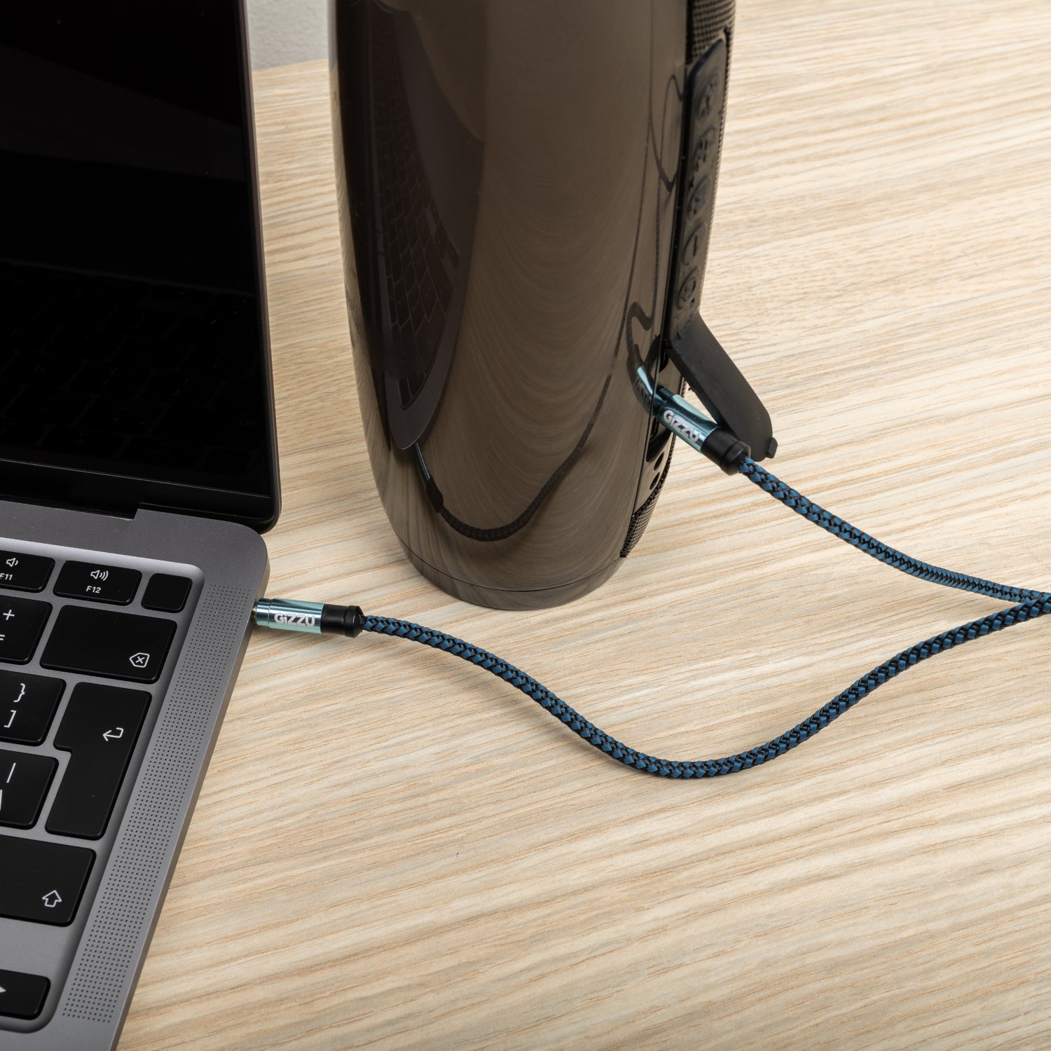 Gizzu 3.5mm AUX Cable 1.5m - Black/Blue - Stellar Technologies