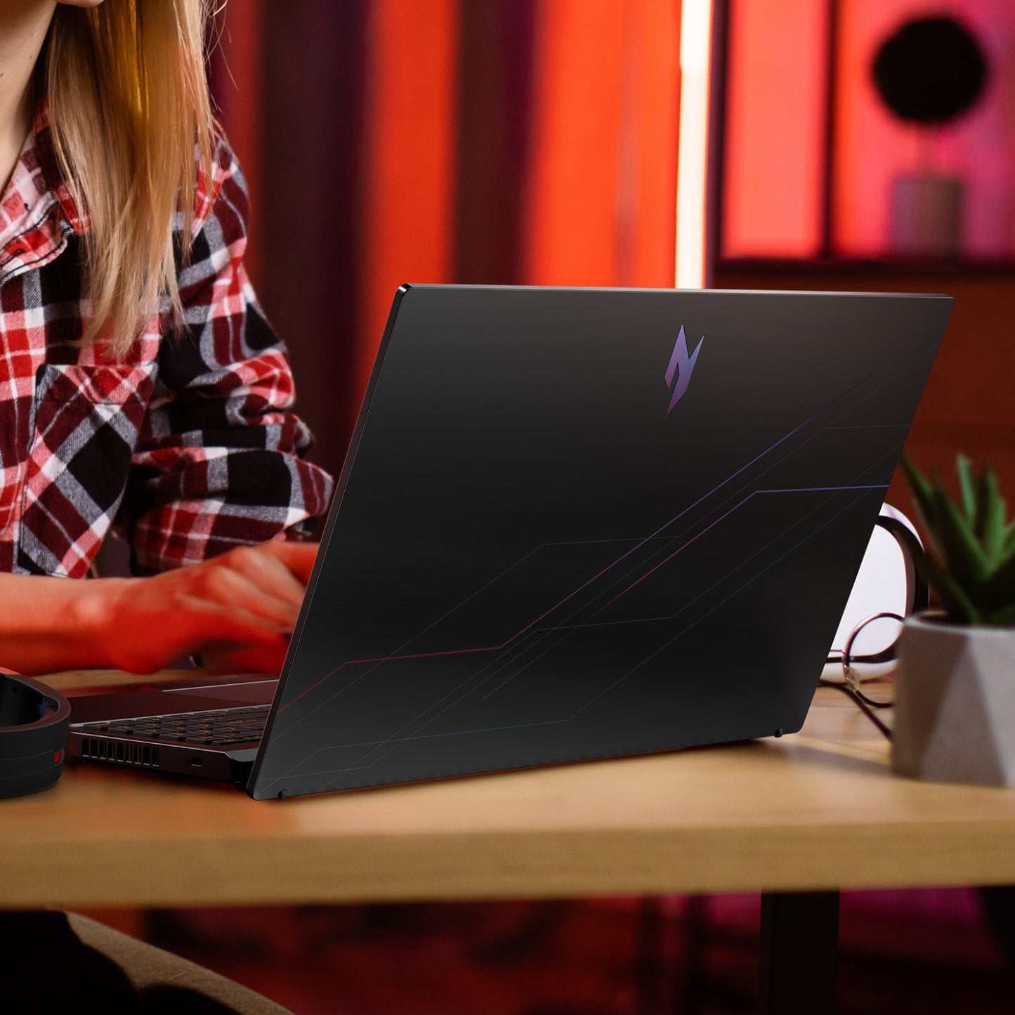 Acer NITRO V 15 Gaming Laptop 15.6" | AMD Ryzen 7 | 16GB | 512GB | RTX 5050 8GB | Windows 11 Home